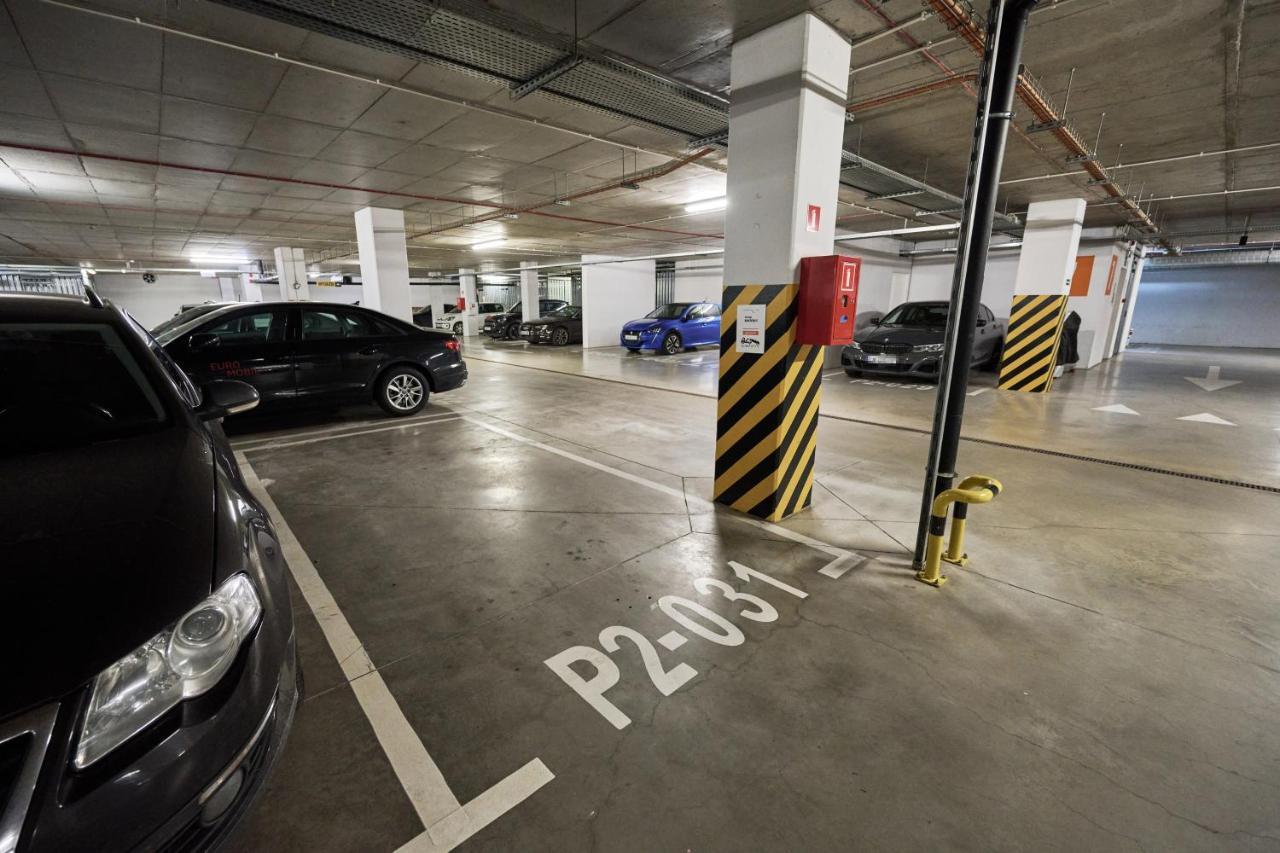 Luxurious Walonska With Underground Garage By Renters Apartament Wrocław