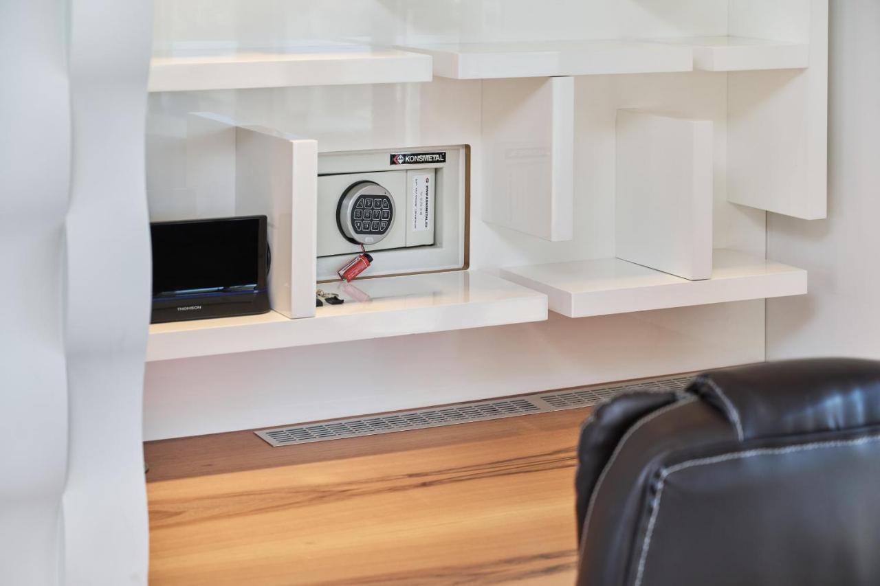 Luxurious Walonska With Underground Garage By Renters Apartament *