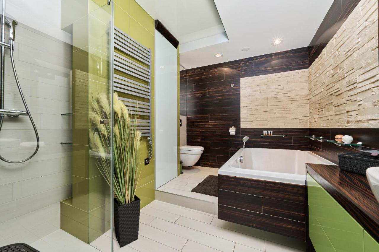 Luxurious Walonska With Underground Garage By Renters Apartament Wrocław